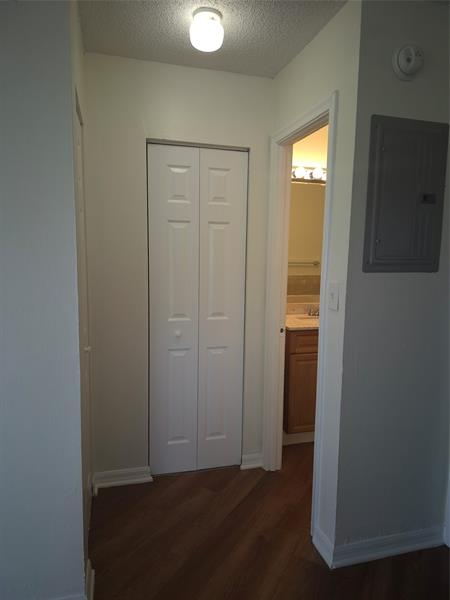 Photo: 9 of 21