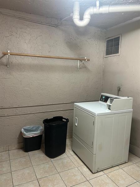 Photo: 24 of 26