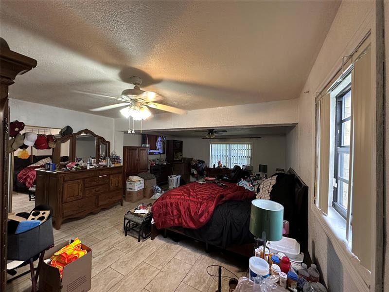 Photo: 18 of 26