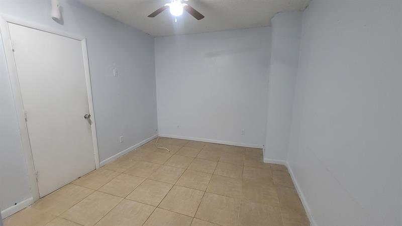 Photo: 18 of 24