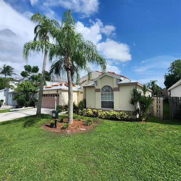 4969 Broadstone Cir