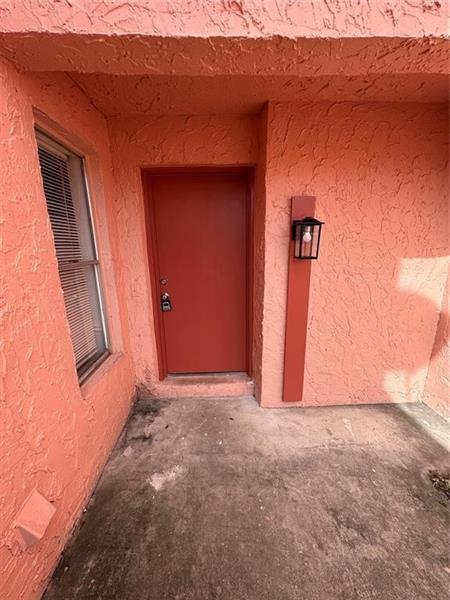 Photo: 2 of 32