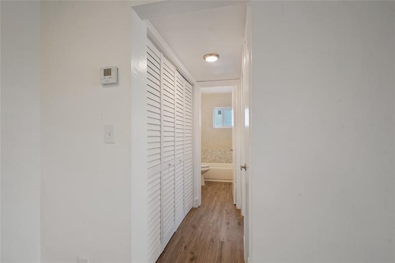 Photo: 5 of 23