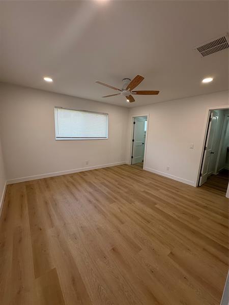 Photo: 9 of 27