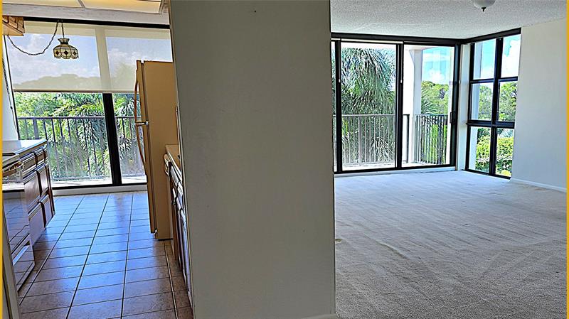 Photo: 6 of 36