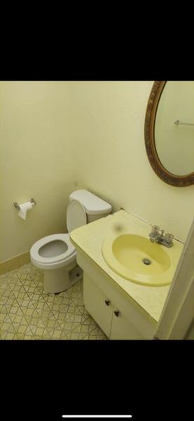 Photo: 12 of 25