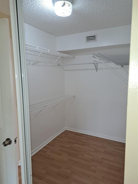 Photo: 20 of 28