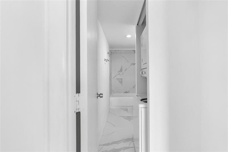 Photo: 16 of 21