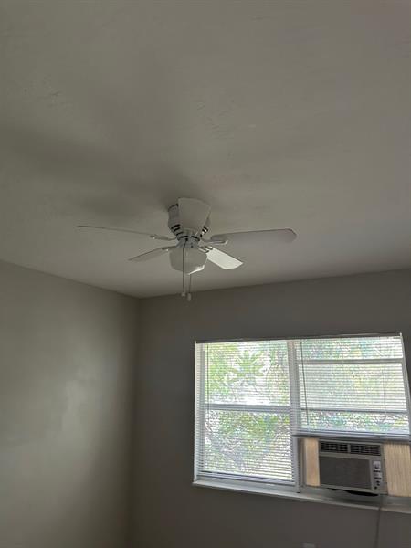 Photo: 14 of 23
