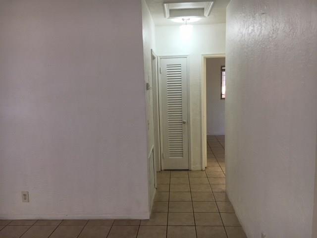 Photo: 14 of 28