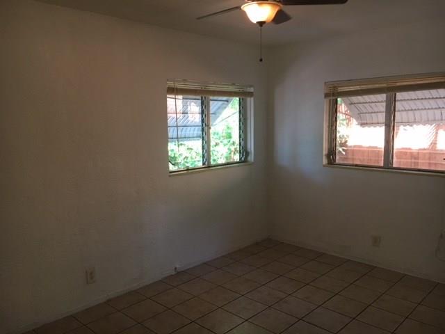 Photo: 7 of 28
