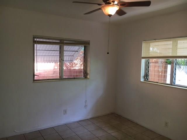 Photo: 8 of 28