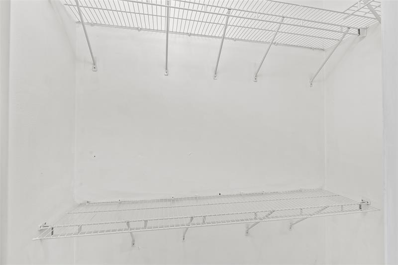 Photo: 17 of 35