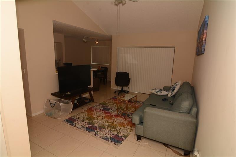 Photo: 3 of 4