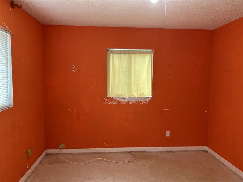 Photo: 10 of 32