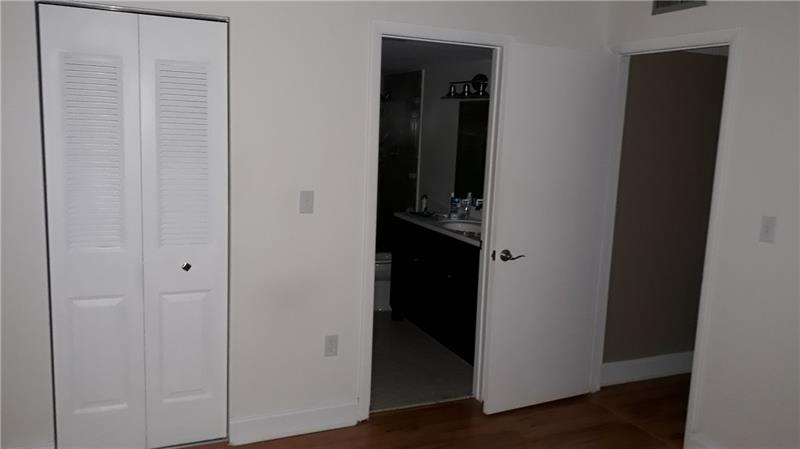 Photo: 17 of 22