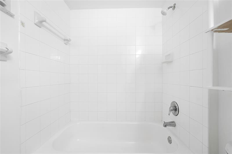 Photo: 13 of 21