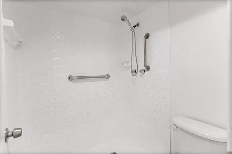 Photo: 22 of 48