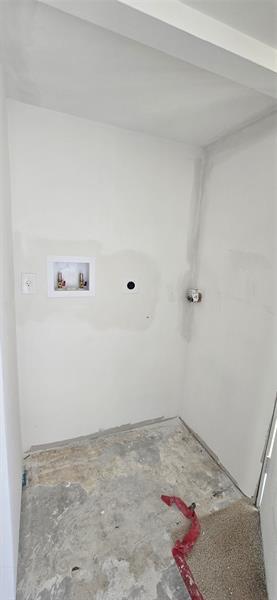Photo: 8 of 35