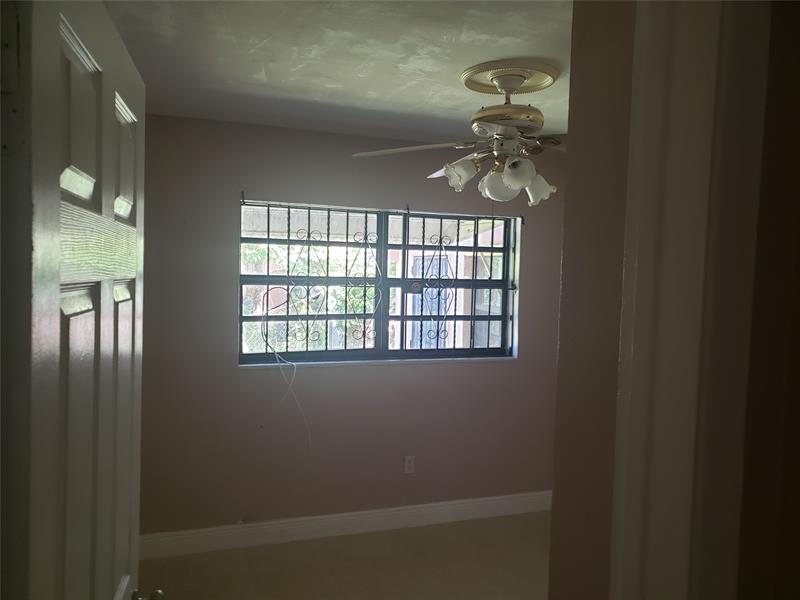 Photo: 9 of 20