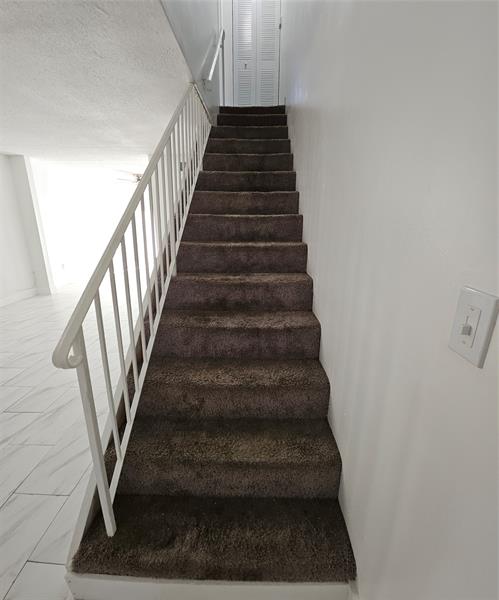 Photo: 17 of 32