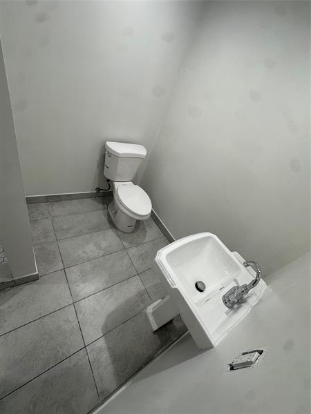 Photo: 7 of 12
