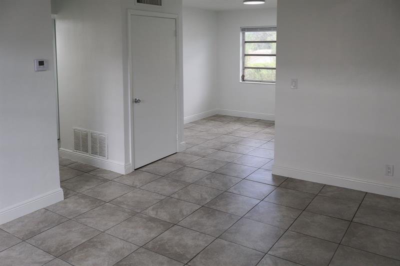 Photo: 20 of 24