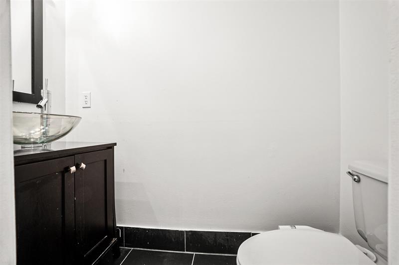 Photo: 12 of 36