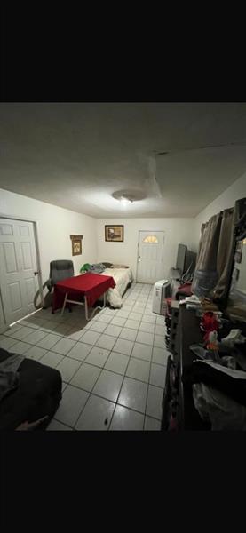 Photo: 2 of 7