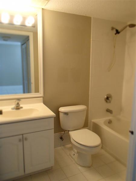 Photo: 15 of 25