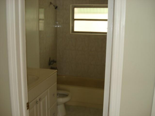 Photo: 5 of 7