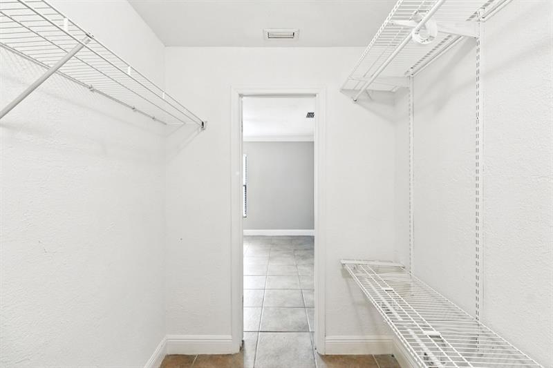 Photo: 25 of 42