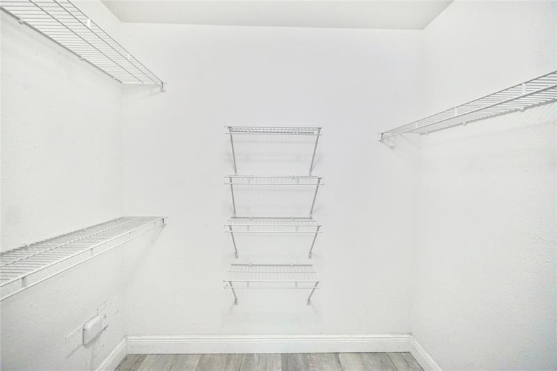 Photo: 21 of 35