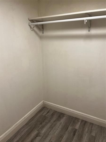 Photo: 16 of 27