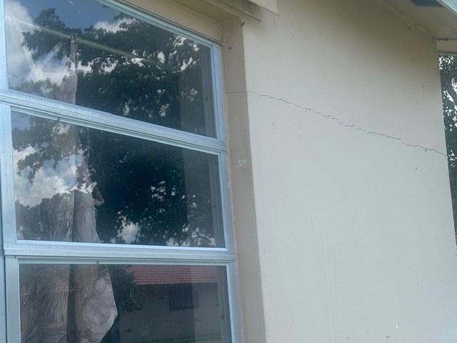 Photo: 2 of 6
