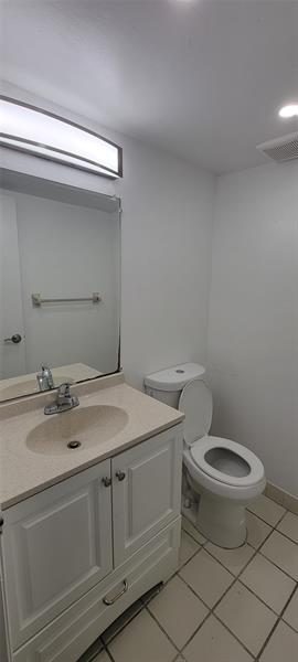 Photo: 9 of 23