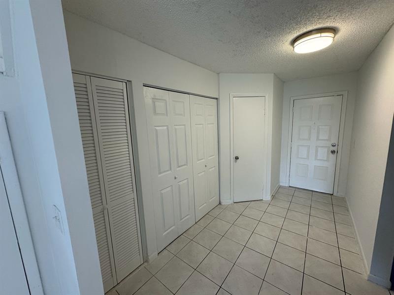 Photo: 15 of 21