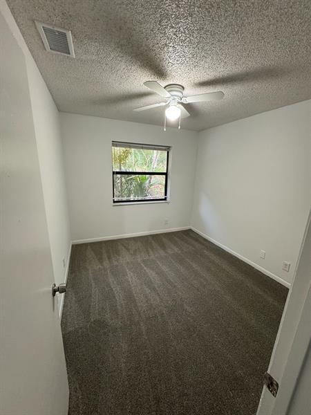 Photo: 16 of 21