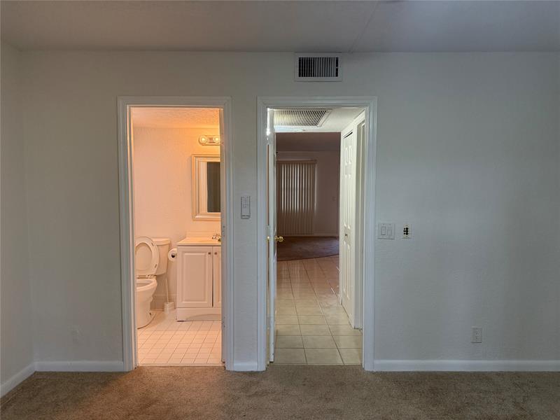 Photo: 6 of 46
