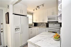 2801 N Pine Island Rd #208