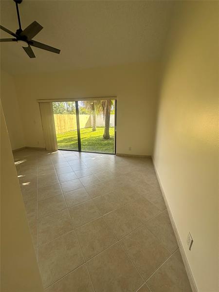 Photo: 9 of 26