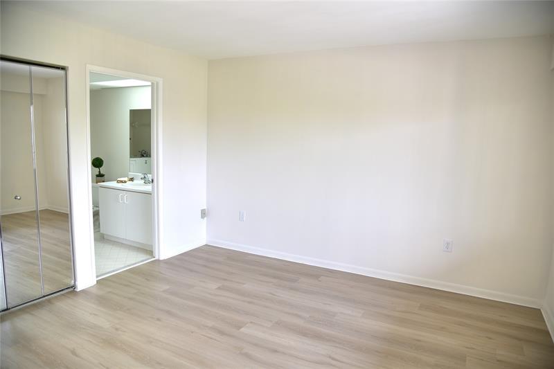 Photo: 15 of 21
