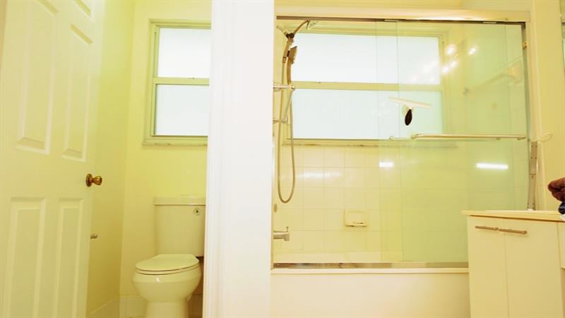 Photo: 6 of 7
