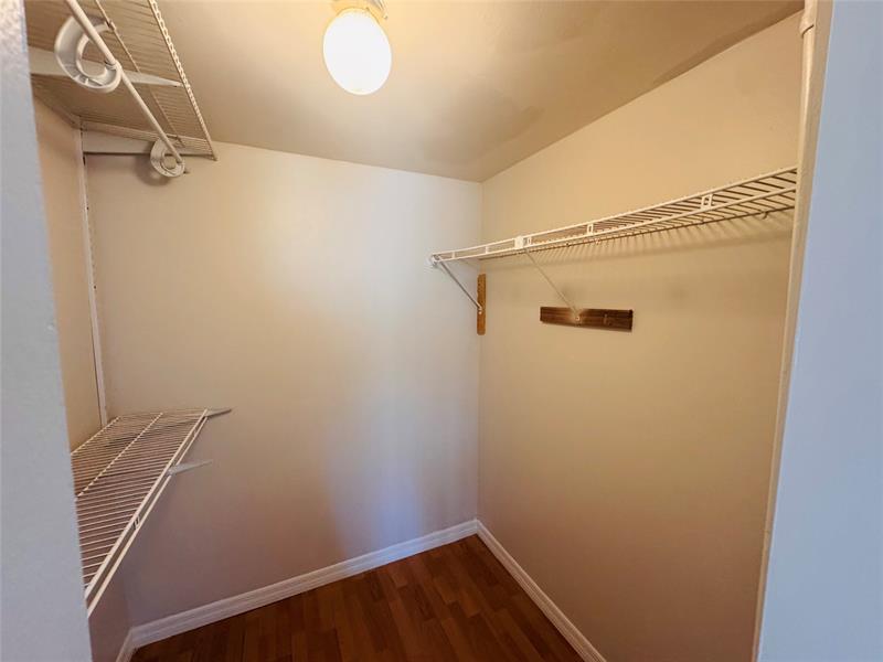 Photo: 15 of 24