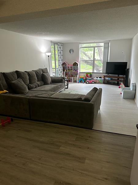 Photo: 14 of 24