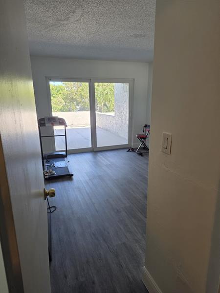 Photo: 16 of 24