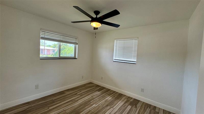 Photo: 20 of 24
