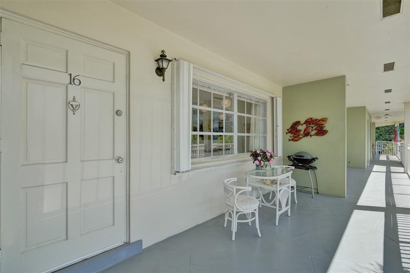 Photo: 4 of 55
