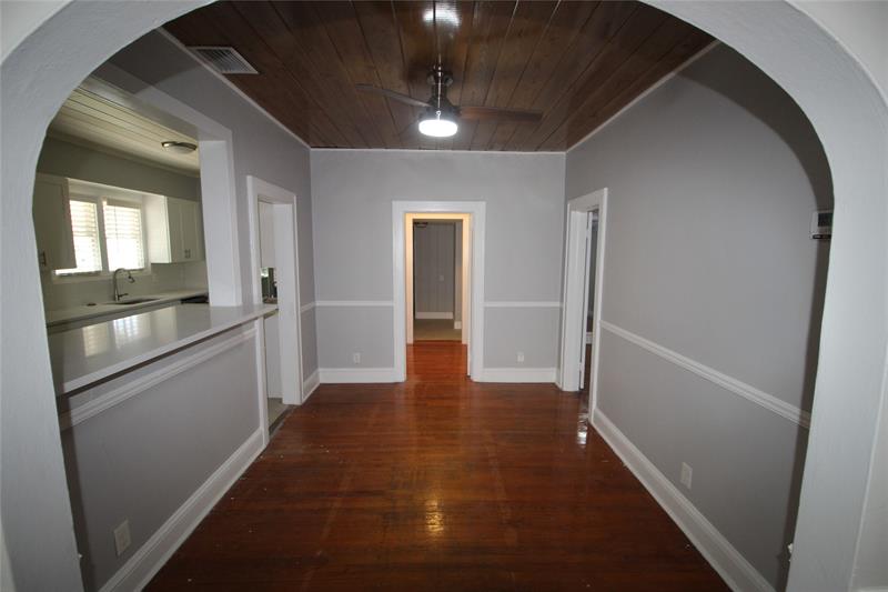Photo: 7 of 20