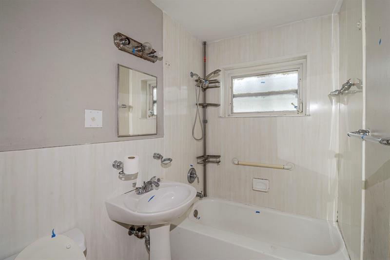 Photo: 15 of 29
